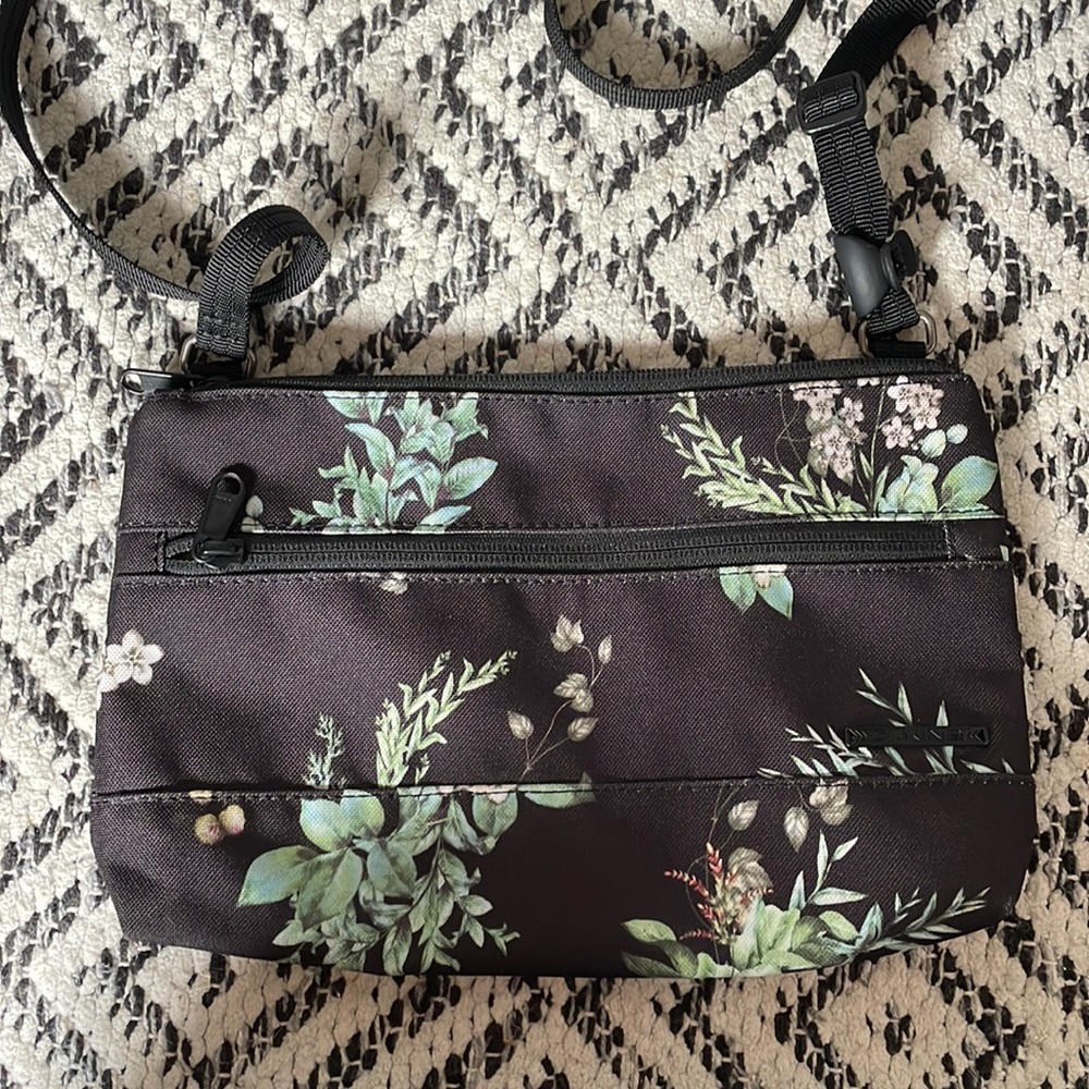 DAKINE Purse